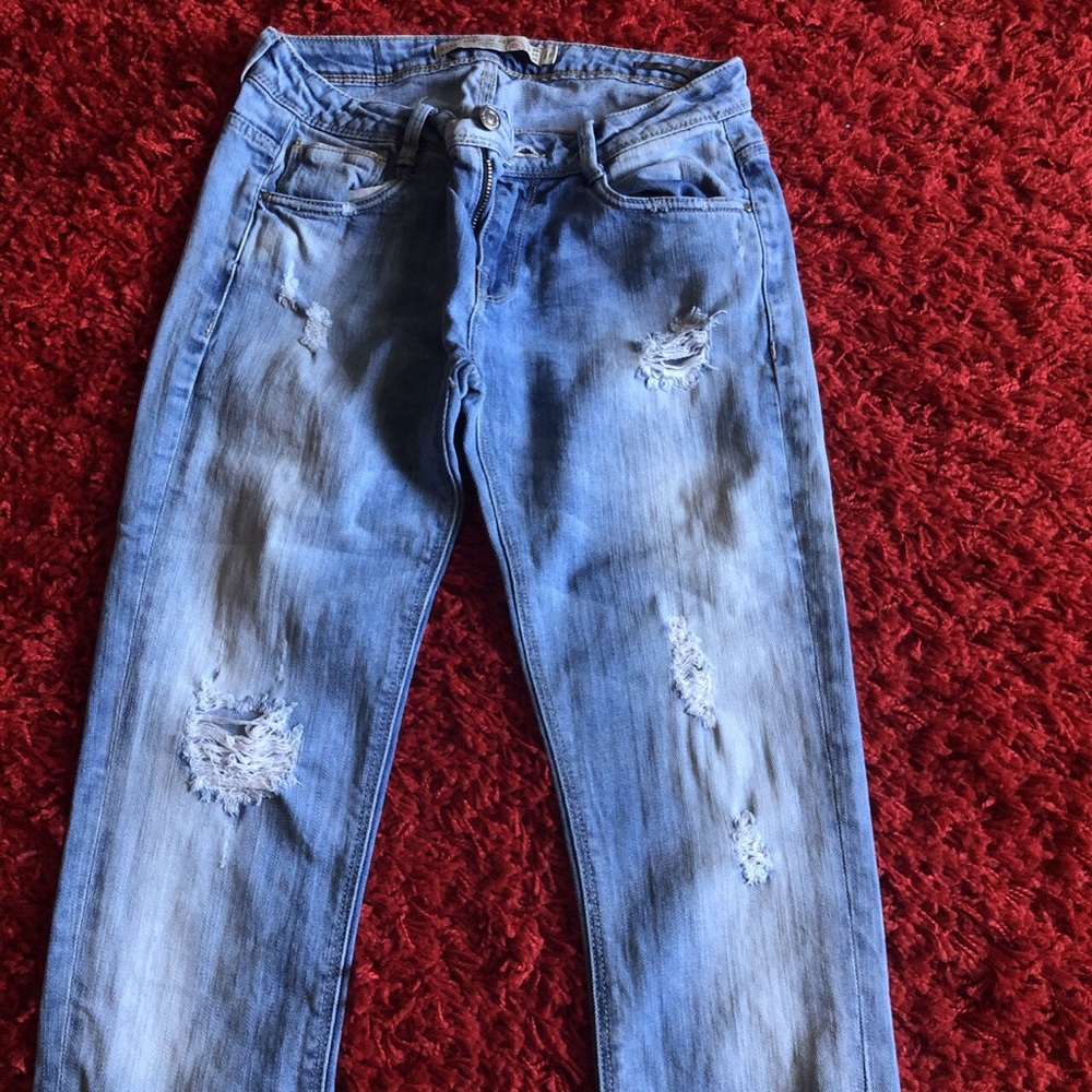 SOLD: Distressed Zara jeans. Size 4.